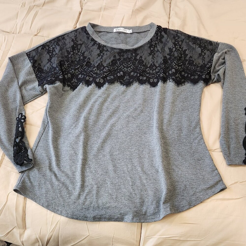 Women's long sleeve with black lace size XL
